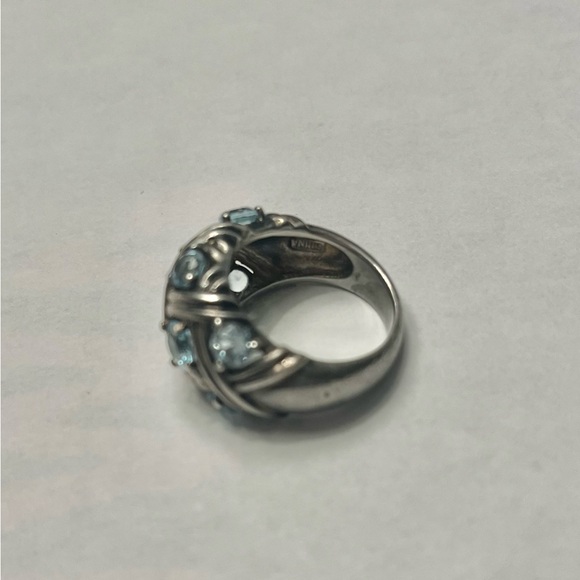 Elegant Sterling Silver and Blue Gemstone Ring - Picture 3 of 8
